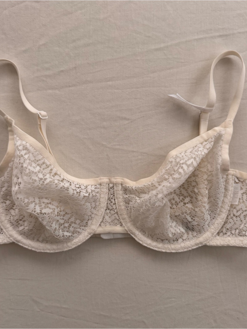 DKNY white lace bra with adjustable straps